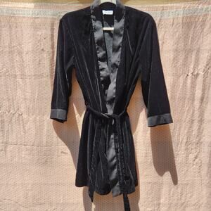 DKNY Women's Black Velvet Short Robe W Logo On Back Sz Small